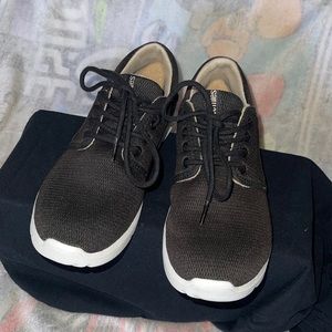 NEW. Ernies Women Scout